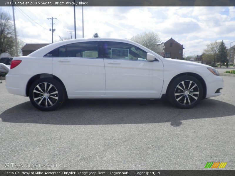 Bright White / Black 2013 Chrysler 200 S Sedan