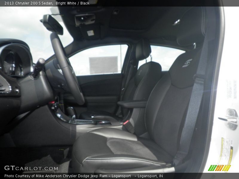 Bright White / Black 2013 Chrysler 200 S Sedan