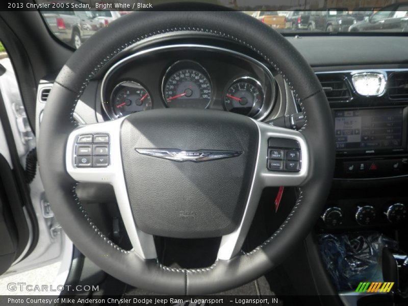 Bright White / Black 2013 Chrysler 200 S Sedan