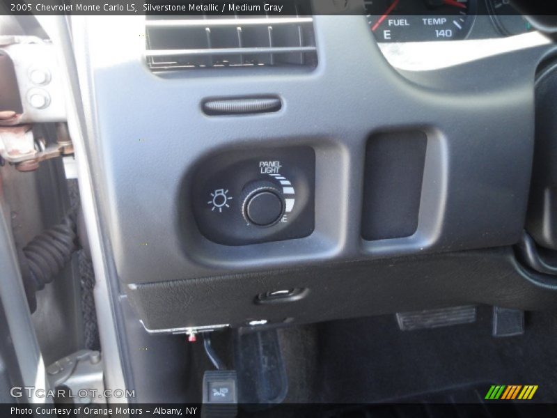 Silverstone Metallic / Medium Gray 2005 Chevrolet Monte Carlo LS