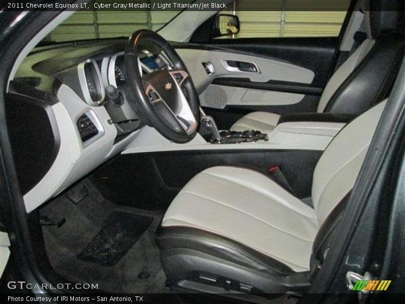 Cyber Gray Metallic / Light Titanium/Jet Black 2011 Chevrolet Equinox LT