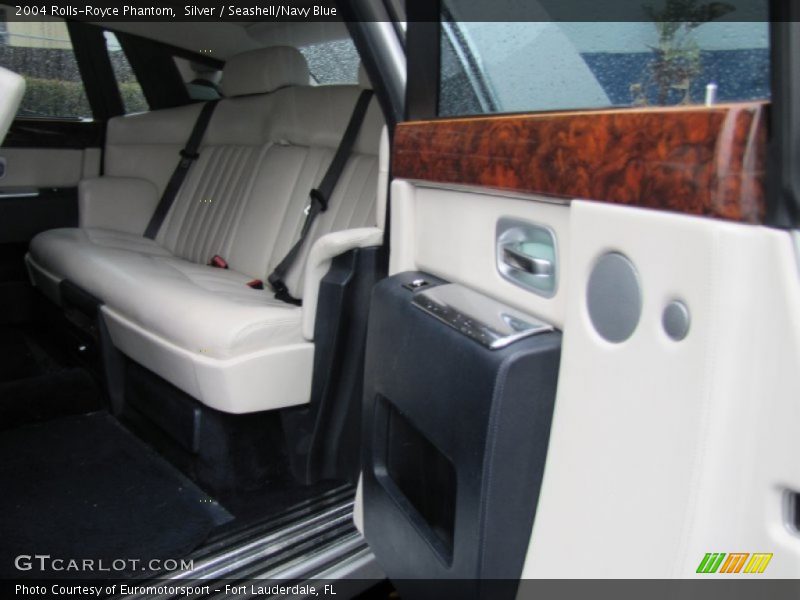 Silver / Seashell/Navy Blue 2004 Rolls-Royce Phantom