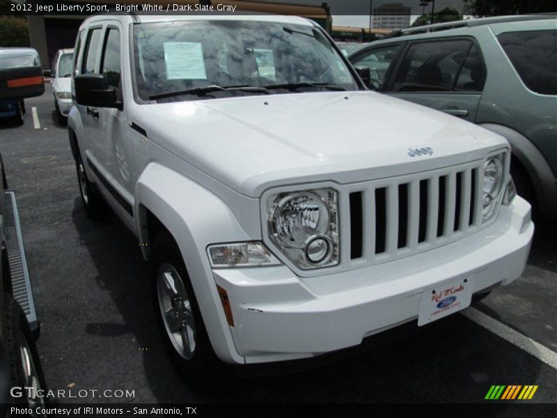 Bright White / Dark Slate Gray 2012 Jeep Liberty Sport