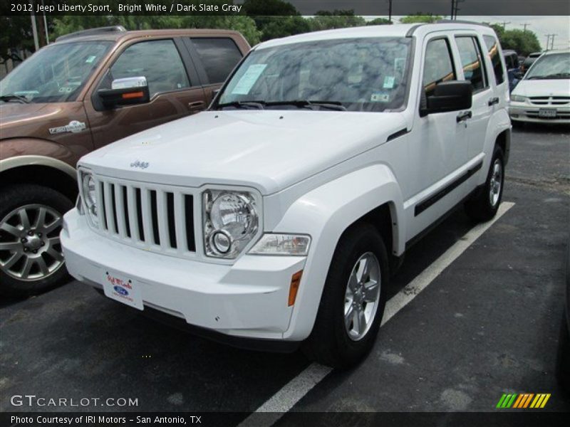 Bright White / Dark Slate Gray 2012 Jeep Liberty Sport