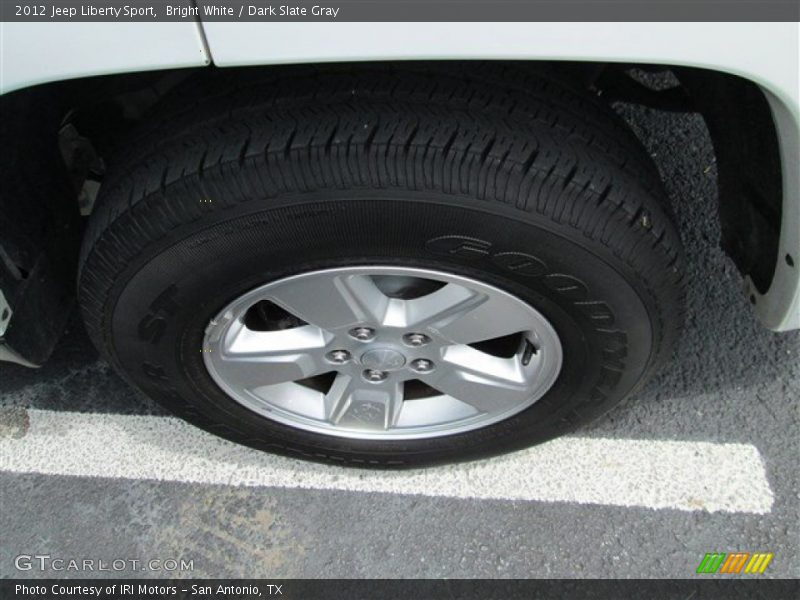 Bright White / Dark Slate Gray 2012 Jeep Liberty Sport