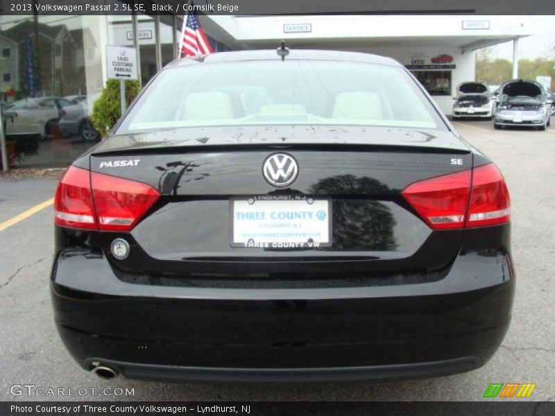 Black / Cornsilk Beige 2013 Volkswagen Passat 2.5L SE