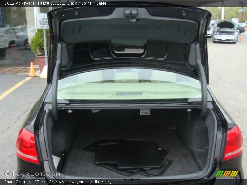 Black / Cornsilk Beige 2013 Volkswagen Passat 2.5L SE