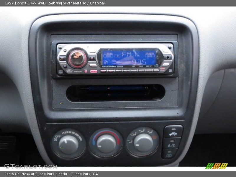 Sebring Silver Metallic / Charcoal 1997 Honda CR-V 4WD