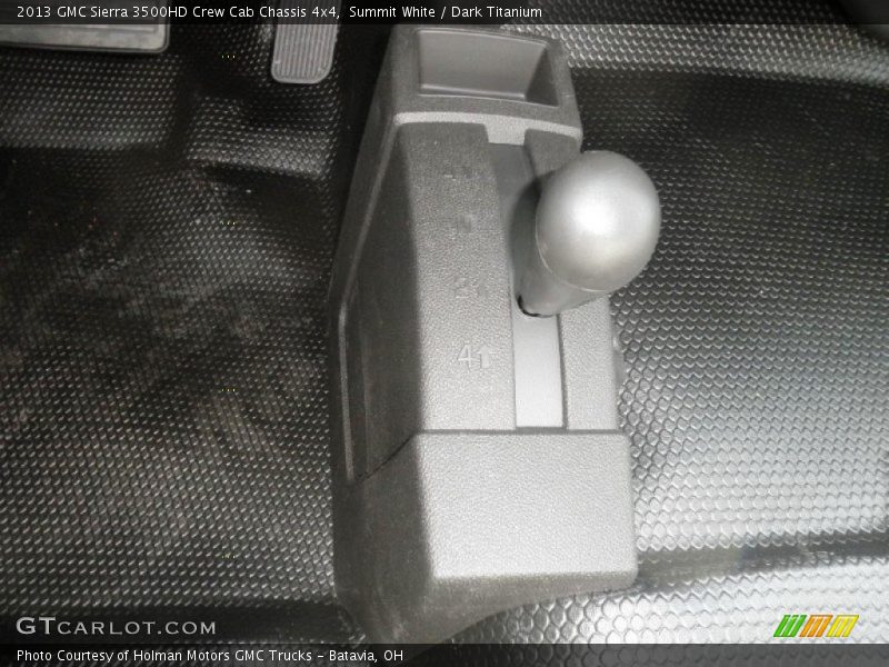 Summit White / Dark Titanium 2013 GMC Sierra 3500HD Crew Cab Chassis 4x4