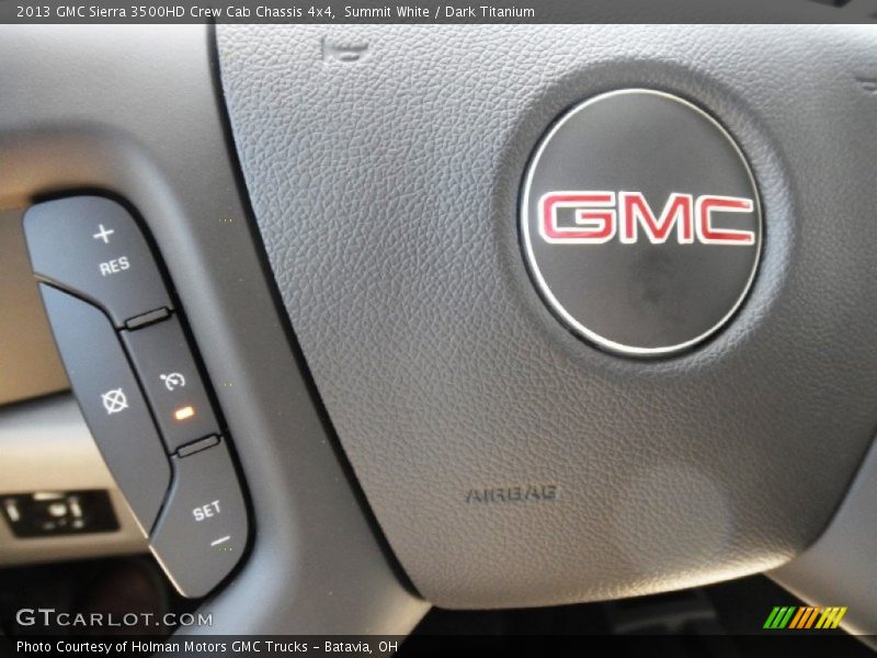 Summit White / Dark Titanium 2013 GMC Sierra 3500HD Crew Cab Chassis 4x4