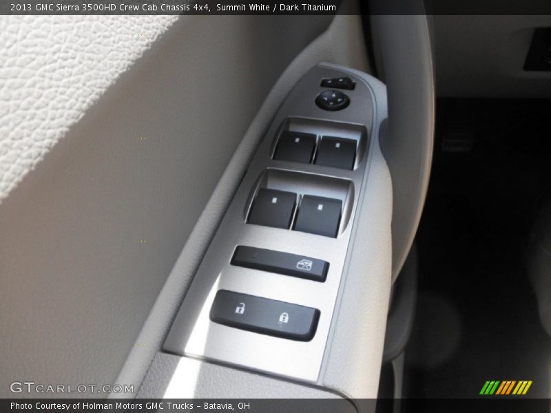 Summit White / Dark Titanium 2013 GMC Sierra 3500HD Crew Cab Chassis 4x4
