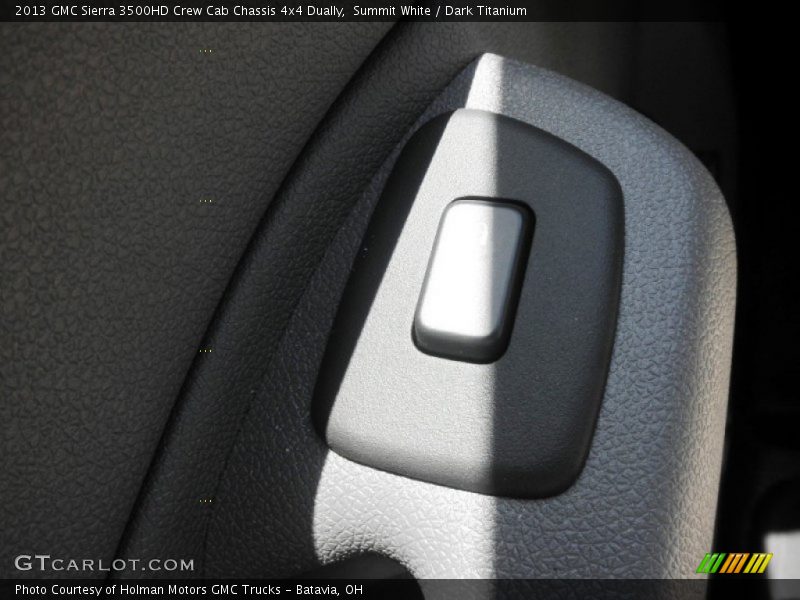 Summit White / Dark Titanium 2013 GMC Sierra 3500HD Crew Cab Chassis 4x4 Dually