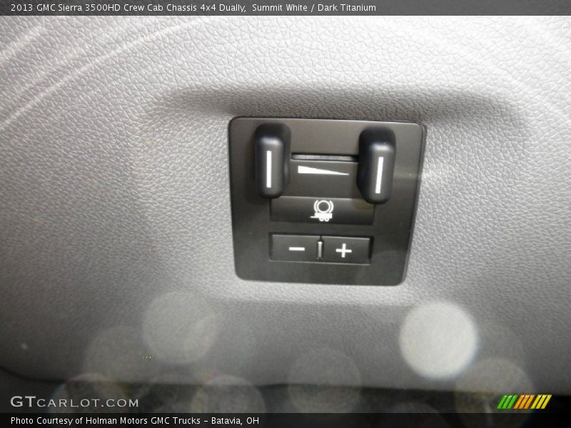 Summit White / Dark Titanium 2013 GMC Sierra 3500HD Crew Cab Chassis 4x4 Dually