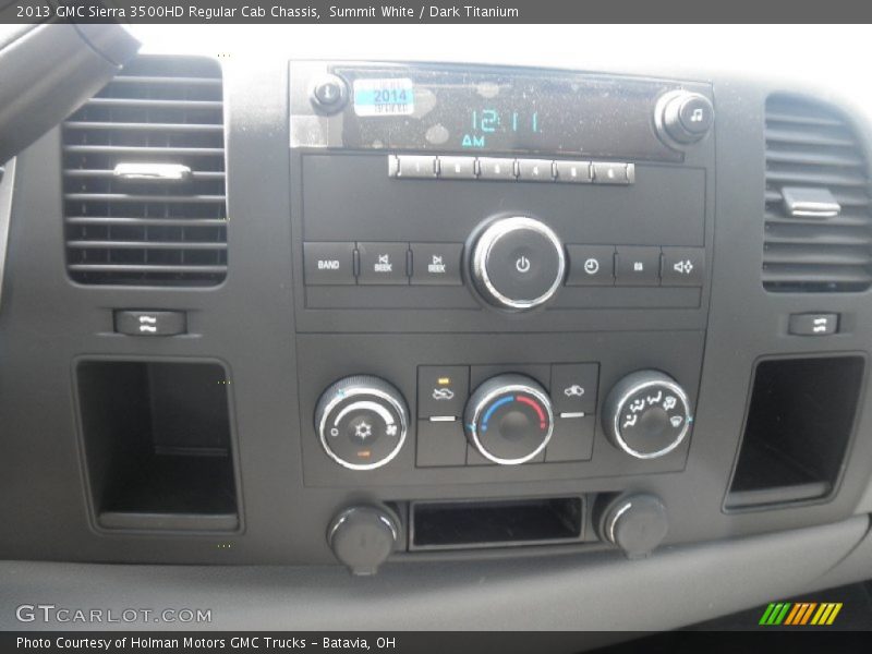 Summit White / Dark Titanium 2013 GMC Sierra 3500HD Regular Cab Chassis