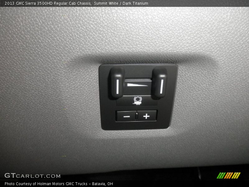 Summit White / Dark Titanium 2013 GMC Sierra 3500HD Regular Cab Chassis