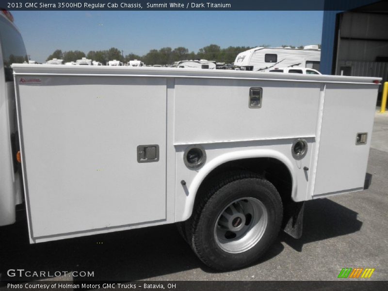 Summit White / Dark Titanium 2013 GMC Sierra 3500HD Regular Cab Chassis