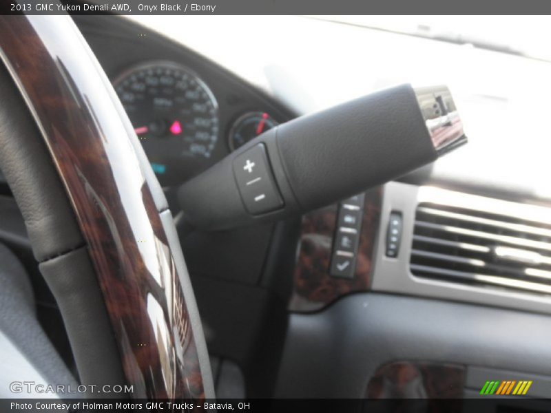 Onyx Black / Ebony 2013 GMC Yukon Denali AWD