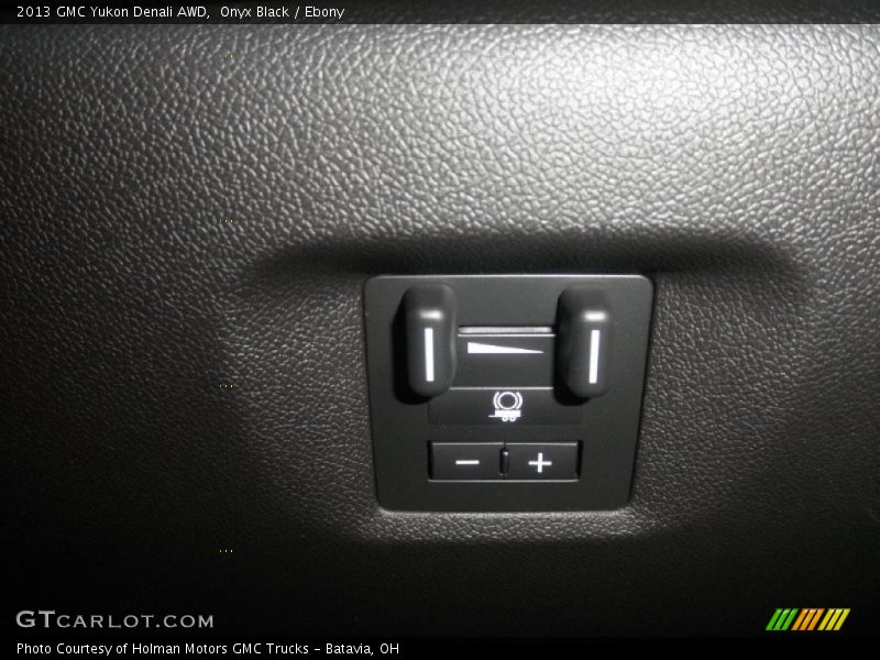 Onyx Black / Ebony 2013 GMC Yukon Denali AWD