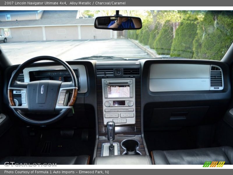 Alloy Metallic / Charcoal/Caramel 2007 Lincoln Navigator Ultimate 4x4