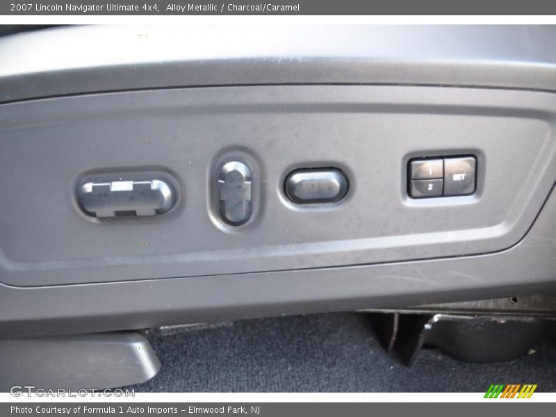 Alloy Metallic / Charcoal/Caramel 2007 Lincoln Navigator Ultimate 4x4