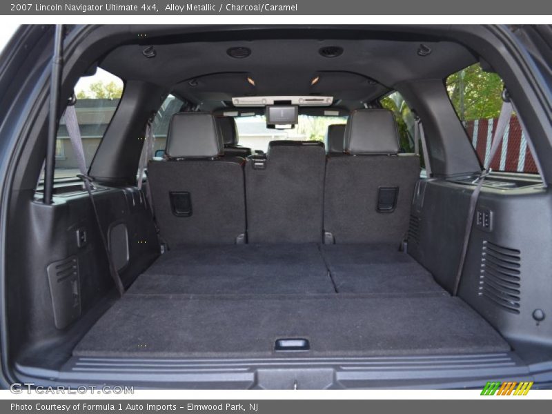 Alloy Metallic / Charcoal/Caramel 2007 Lincoln Navigator Ultimate 4x4
