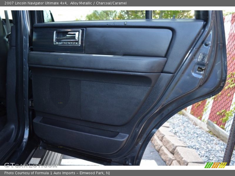 Alloy Metallic / Charcoal/Caramel 2007 Lincoln Navigator Ultimate 4x4