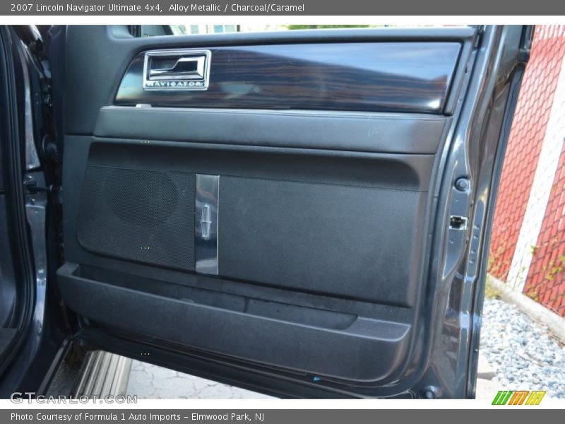 Alloy Metallic / Charcoal/Caramel 2007 Lincoln Navigator Ultimate 4x4