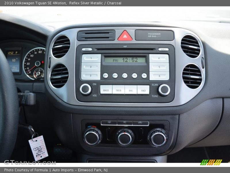 Reflex Silver Metallic / Charcoal 2010 Volkswagen Tiguan SE 4Motion