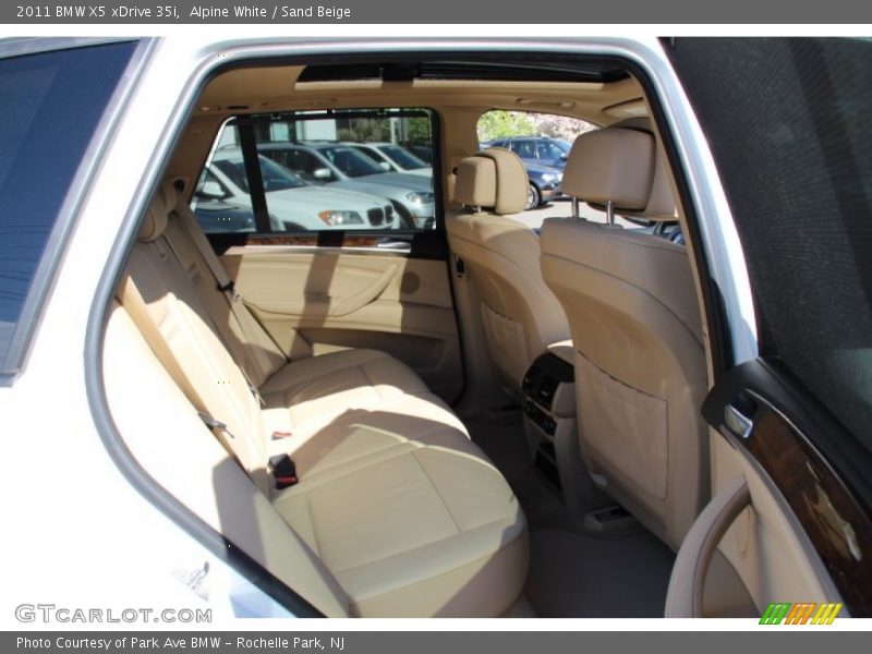 Alpine White / Sand Beige 2011 BMW X5 xDrive 35i