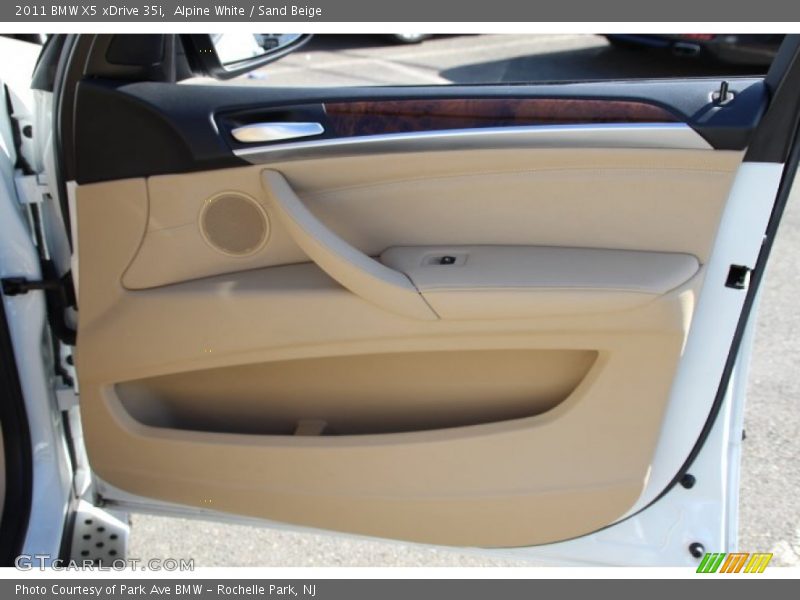 Alpine White / Sand Beige 2011 BMW X5 xDrive 35i