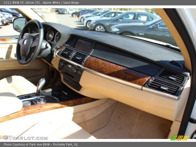 Alpine White / Sand Beige 2011 BMW X5 xDrive 35i