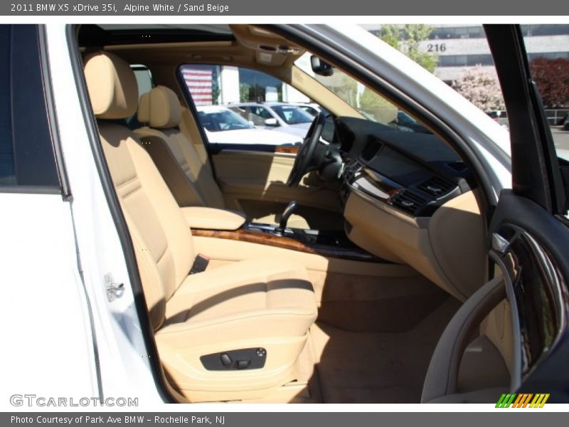 Alpine White / Sand Beige 2011 BMW X5 xDrive 35i