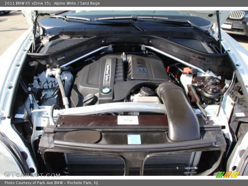 Alpine White / Sand Beige 2011 BMW X5 xDrive 35i