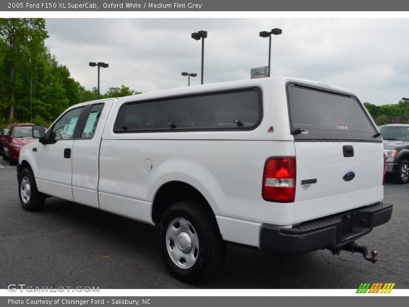 Oxford White / Medium Flint Grey 2005 Ford F150 XL SuperCab
