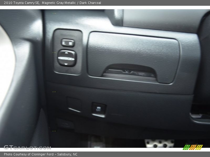 Magnetic Gray Metallic / Dark Charcoal 2010 Toyota Camry SE