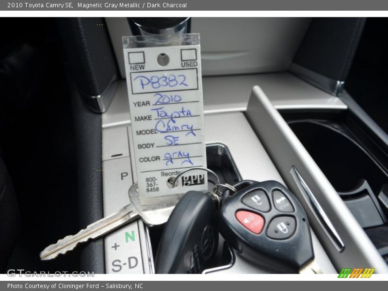Keys of 2010 Camry SE