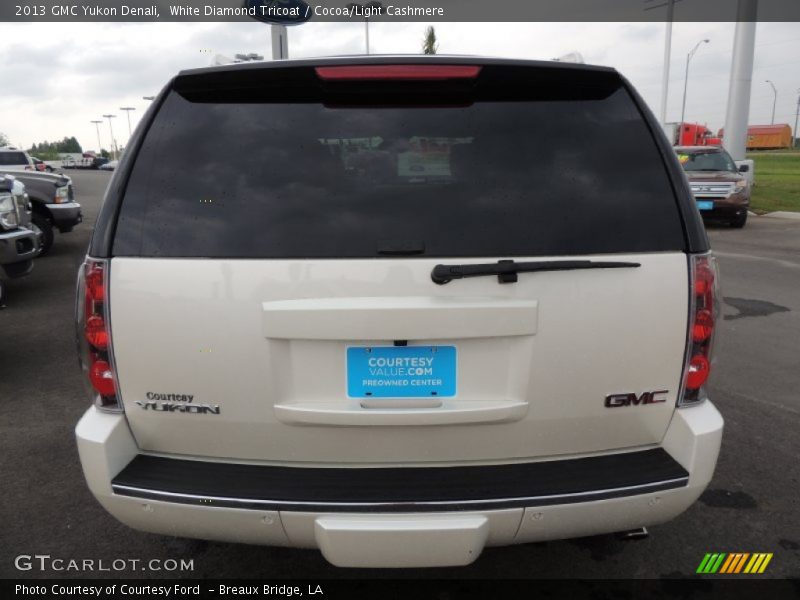 White Diamond Tricoat / Cocoa/Light Cashmere 2013 GMC Yukon Denali