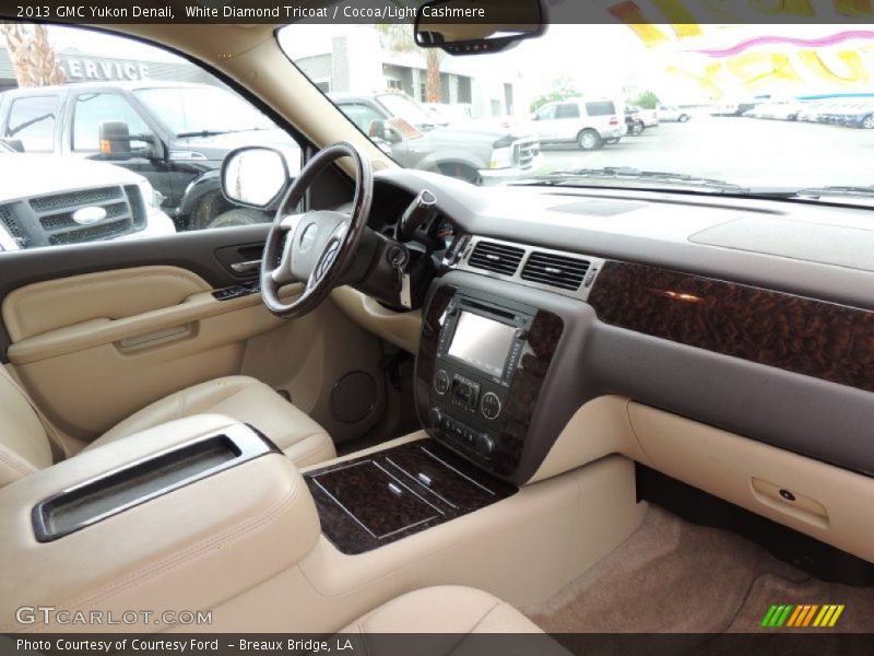 White Diamond Tricoat / Cocoa/Light Cashmere 2013 GMC Yukon Denali