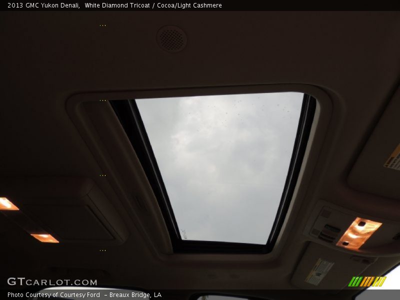 White Diamond Tricoat / Cocoa/Light Cashmere 2013 GMC Yukon Denali