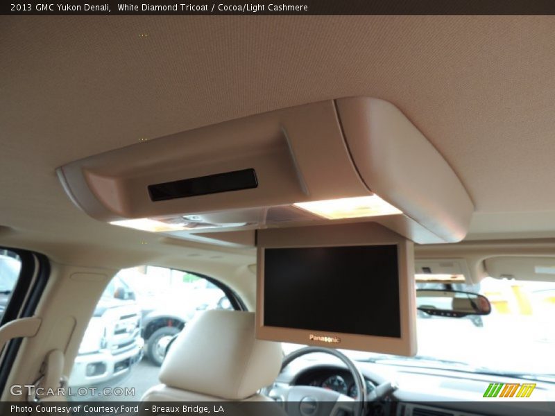 White Diamond Tricoat / Cocoa/Light Cashmere 2013 GMC Yukon Denali