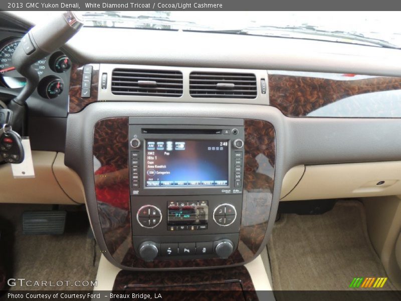 White Diamond Tricoat / Cocoa/Light Cashmere 2013 GMC Yukon Denali