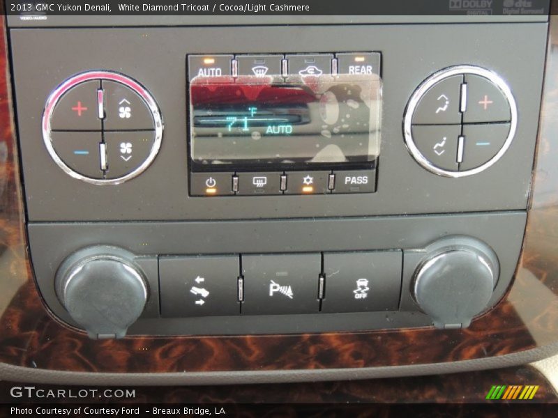 White Diamond Tricoat / Cocoa/Light Cashmere 2013 GMC Yukon Denali