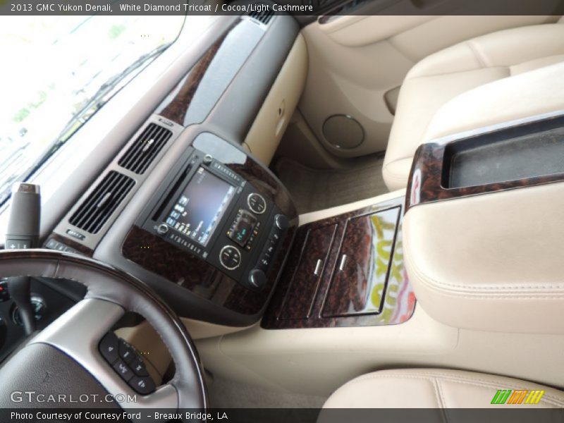 White Diamond Tricoat / Cocoa/Light Cashmere 2013 GMC Yukon Denali