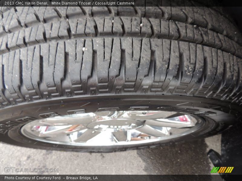 White Diamond Tricoat / Cocoa/Light Cashmere 2013 GMC Yukon Denali