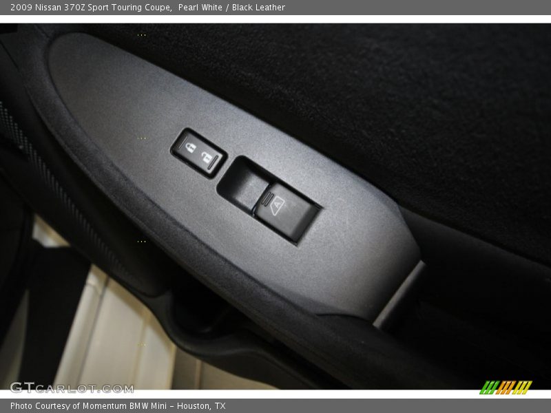 Pearl White / Black Leather 2009 Nissan 370Z Sport Touring Coupe