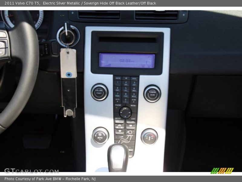 Electric Silver Metallic / Soverign Hide Off Black Leather/Off Black 2011 Volvo C70 T5