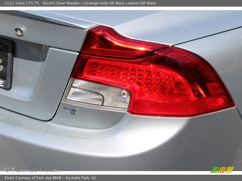 Electric Silver Metallic / Soverign Hide Off Black Leather/Off Black 2011 Volvo C70 T5