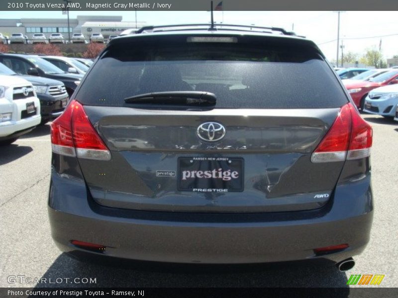 Magnetic Gray Metallic / Ivory 2010 Toyota Venza AWD