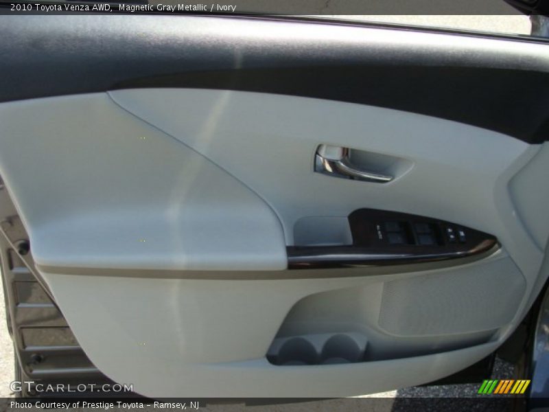 Magnetic Gray Metallic / Ivory 2010 Toyota Venza AWD