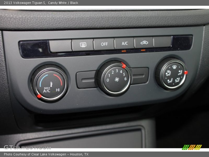Candy White / Black 2013 Volkswagen Tiguan S